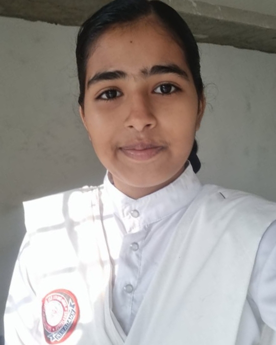 मृतक छात्रा की फाईल फोटो मृतक छात्रा की फाईल फोटो