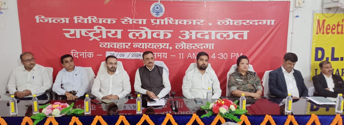 मौके पर मौजूद लोग मौके पर मौजूद लोग