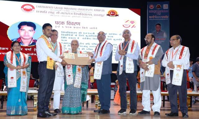 माता-पिता की न करें कभी अवहेलना, यही है असली शिक्षा : राज्यपाल माता-पिता की न करें कभी अवहेलना, यही है असली शिक्षा : राज्यपाल
