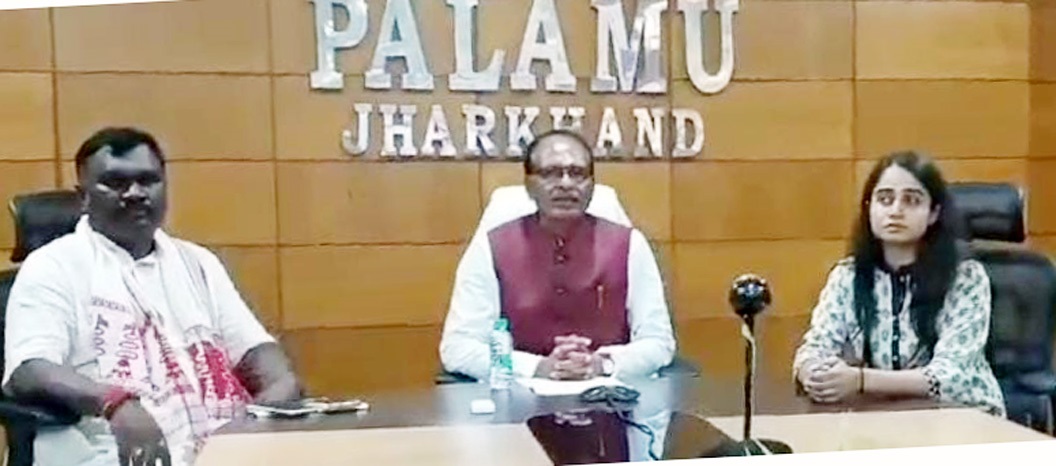 आधारशिला रखते केंद्रीय कृषि मंत्री शिवराज सिंह चौहान आधारशिला रखते केंद्रीय कृषि मंत्री शिवराज सिंह चौहान
