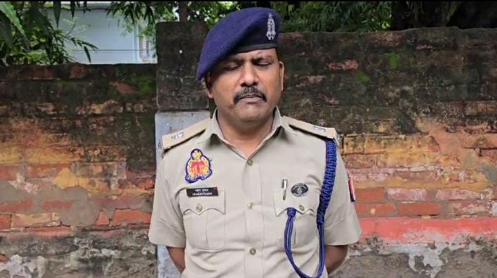 कानपुर: कोचिंग की छात्रा से छेड़छाड़ मामले में आरोपित शिक्षक गिरफ्तार कानपुर: कोचिंग की छात्रा से छेड़छाड़ मामले में आरोपित शिक्षक गिरफ्तार