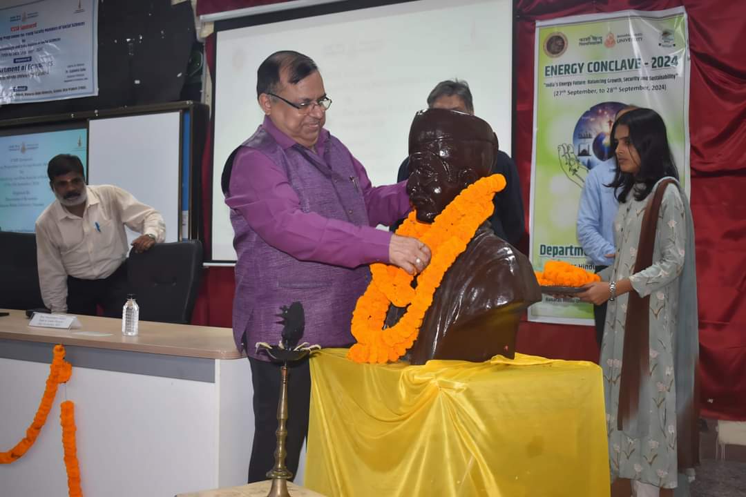 “क्षमता वृद्धि कार्यक्रम” में प्रो. आद्या प्रसाद पाण्डेय “क्षमता वृद्धि कार्यक्रम” में प्रो. आद्या प्रसाद पाण्डेय
