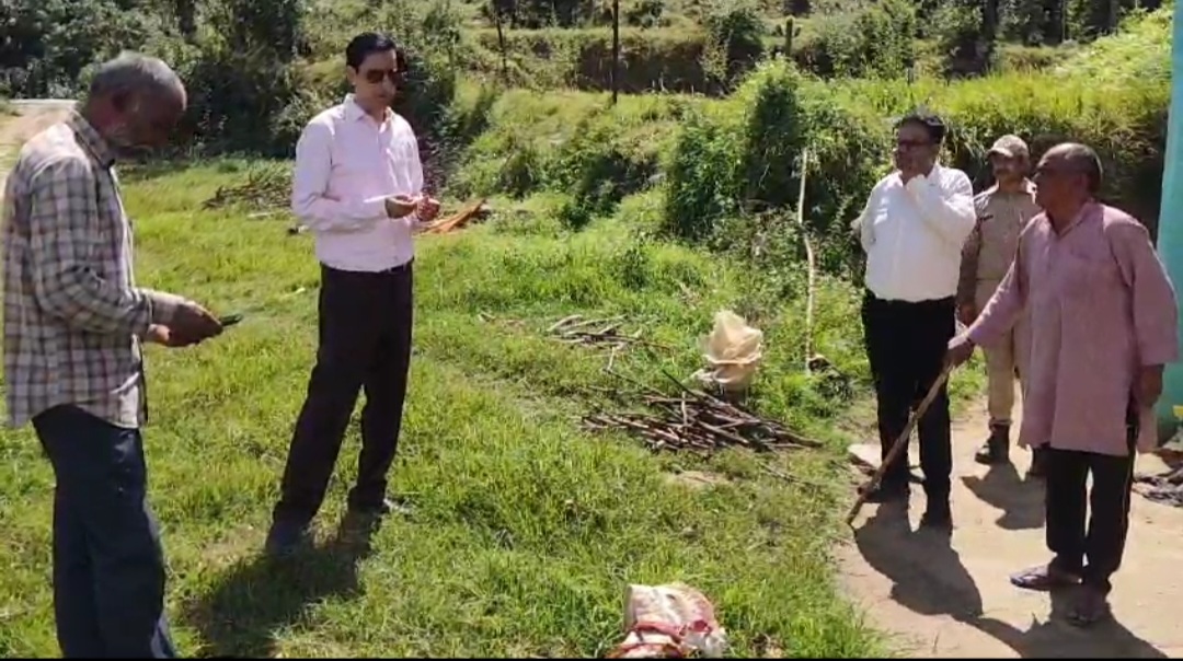 हर घर नल हर घर जल योजना का निरीक्षण करतेमंडल आयुक्तहर घर नल हर घर जल योजना का निरीक्षण करते मंडल आयुक्त