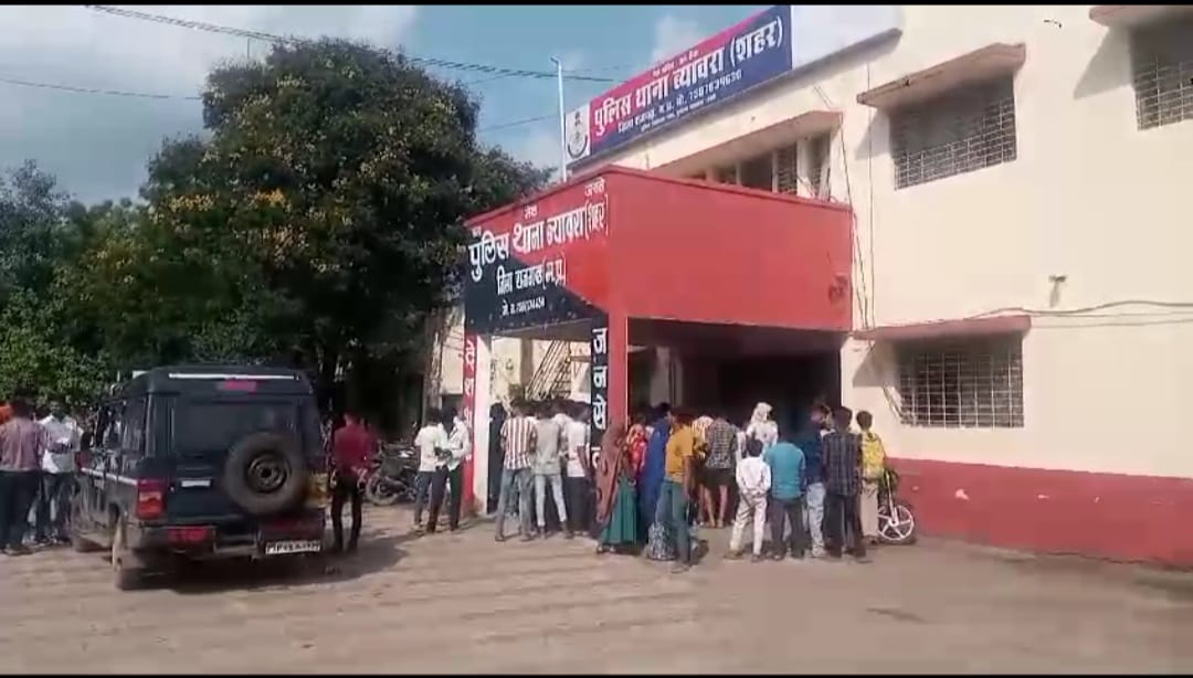 बुजुर्ग व्यक्ति ने की छेड़खानी,आरोपित गिरफ्तार बुजुर्ग व्यक्ति ने की छेड़खानी,आरोपित गिरफ्तार