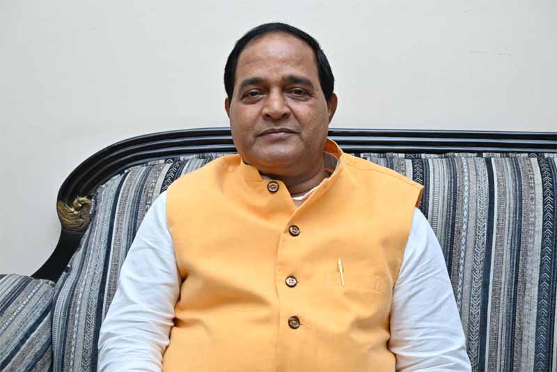 ओड़िशा के खाद्य मंत्री कृष्ण चंद्र पात्रा ओड़िशा के खाद्य मंत्री कृष्ण चंद्र पात्रा