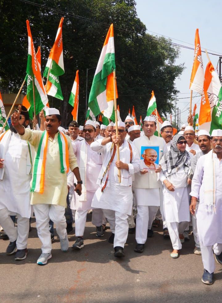 कांग्रेस के प्रदेश अध्यक्ष अजय राय ने निकाली प्रभात फेरी कांग्रेस के प्रदेश अध्यक्ष अजय राय ने निकाली प्रभात फेरी