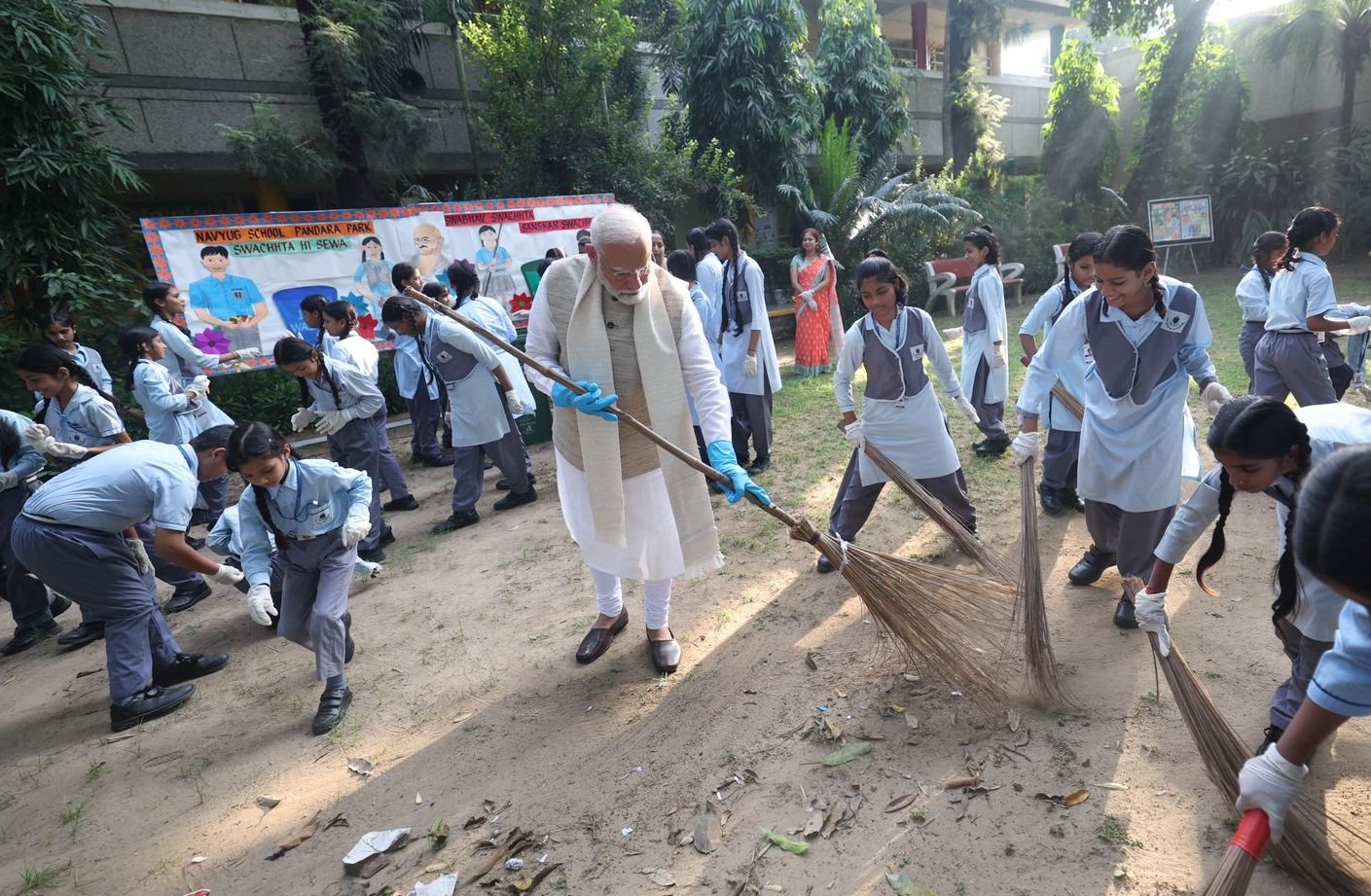 PM Modi Participate in Cleanliness program PM Modi Participate in Cleanliness program