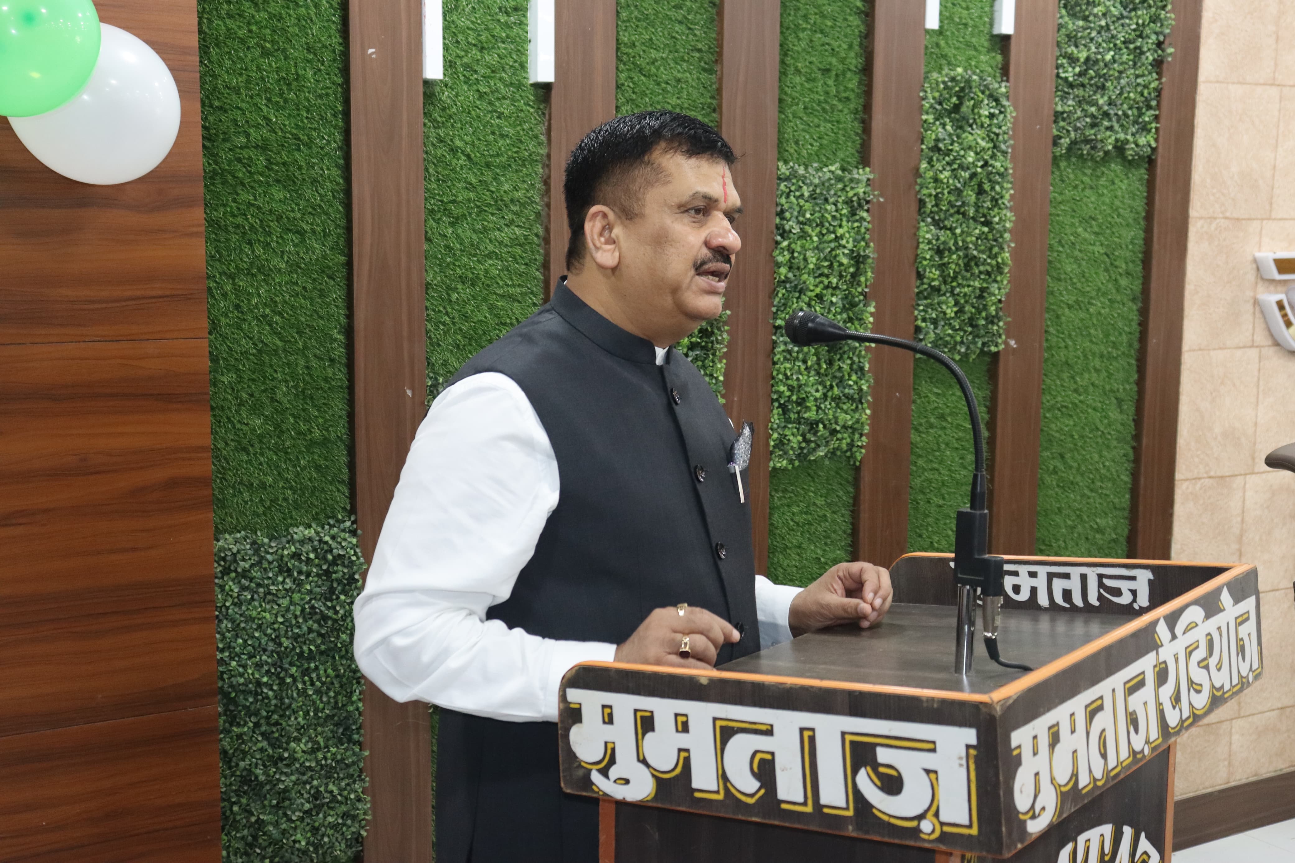 महात्मा गांधी जी व शास्त्री जी के जीवन दर्शन को अपने जीवन में आत्मसात करें :जिलाधिकारी महात्मा गांधी जी व शास्त्री जी के जीवन दर्शन को अपने जीवन में आत्मसात करें :जिलाधिकारी