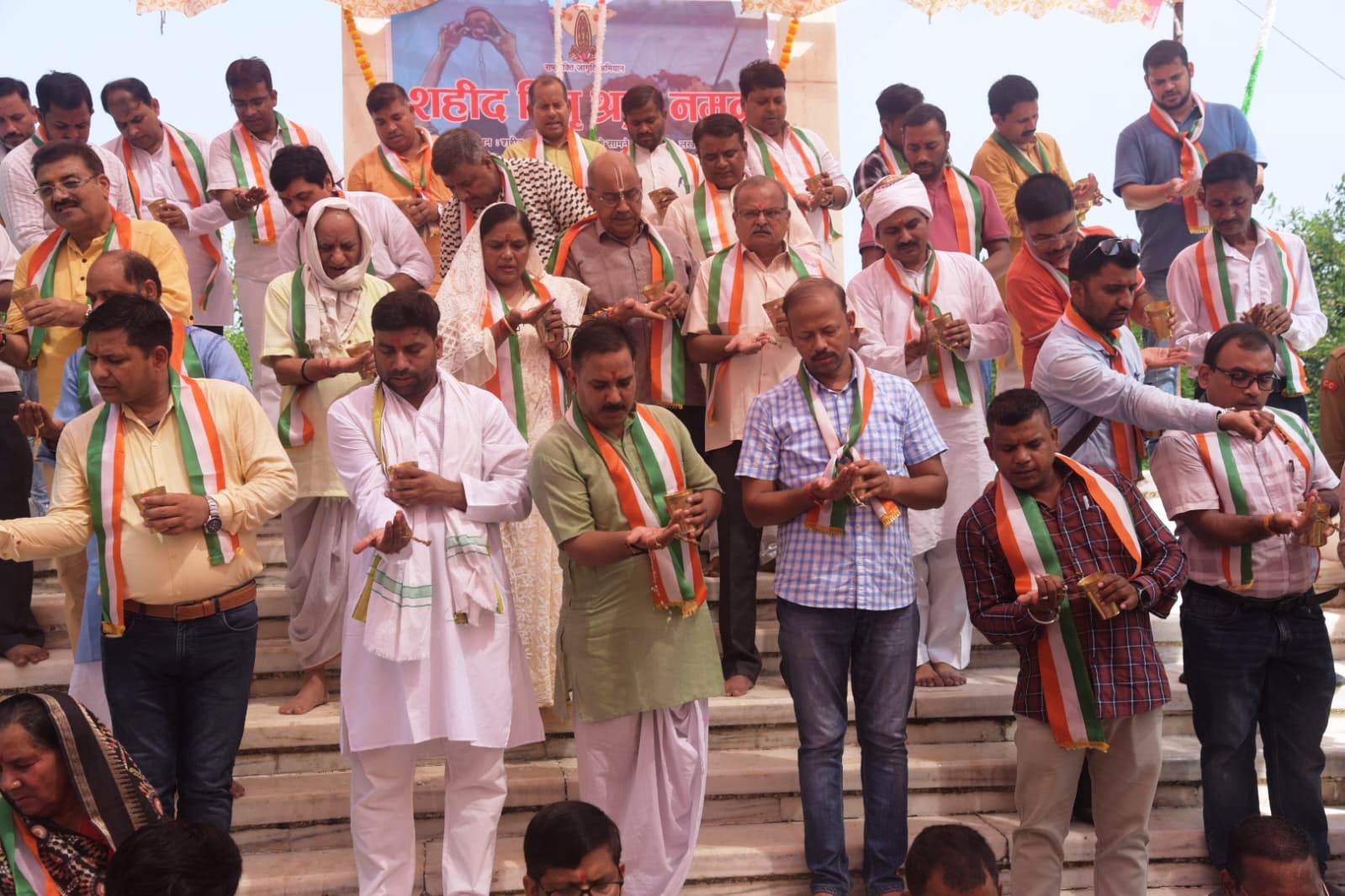 सर्व पितृ अमावश्या पर जुटे सामाजिक कार्यकर्ता। फोटो सर्व पितृ अमावश्या पर जुटे सामाजिक कार्यकर्ता। फोटो