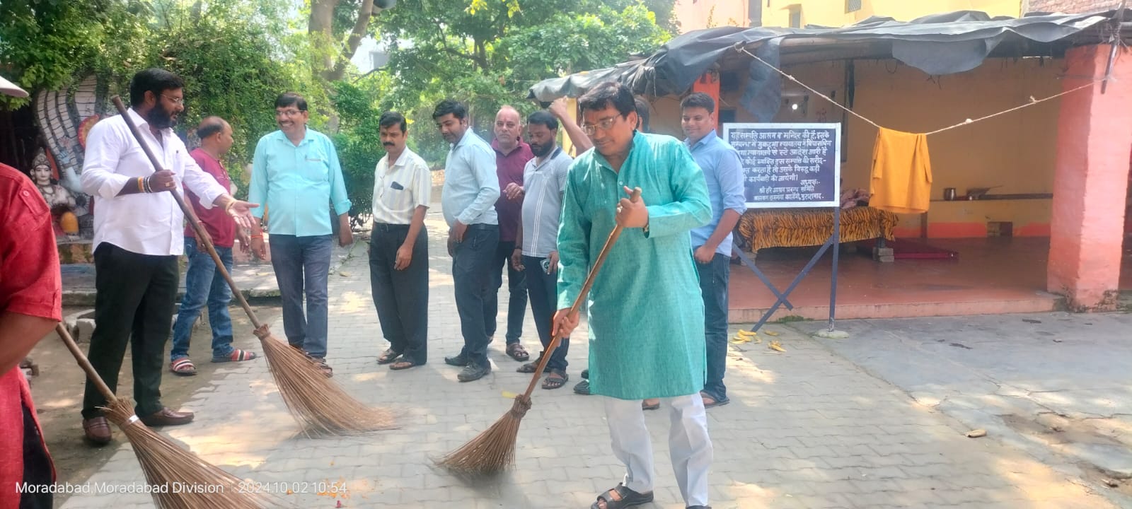 भाजपा मुरादाबाद महानगर ने 10 नगर मंडलों में चलाया स्वच्छता अभियान, सफाई कर्मियों को किया सम्मानित भाजपा मुरादाबाद महानगर ने 10 नगर मंडलों में चलाया स्वच्छता अभियान, सफाई कर्मियों को किया सम्मानित