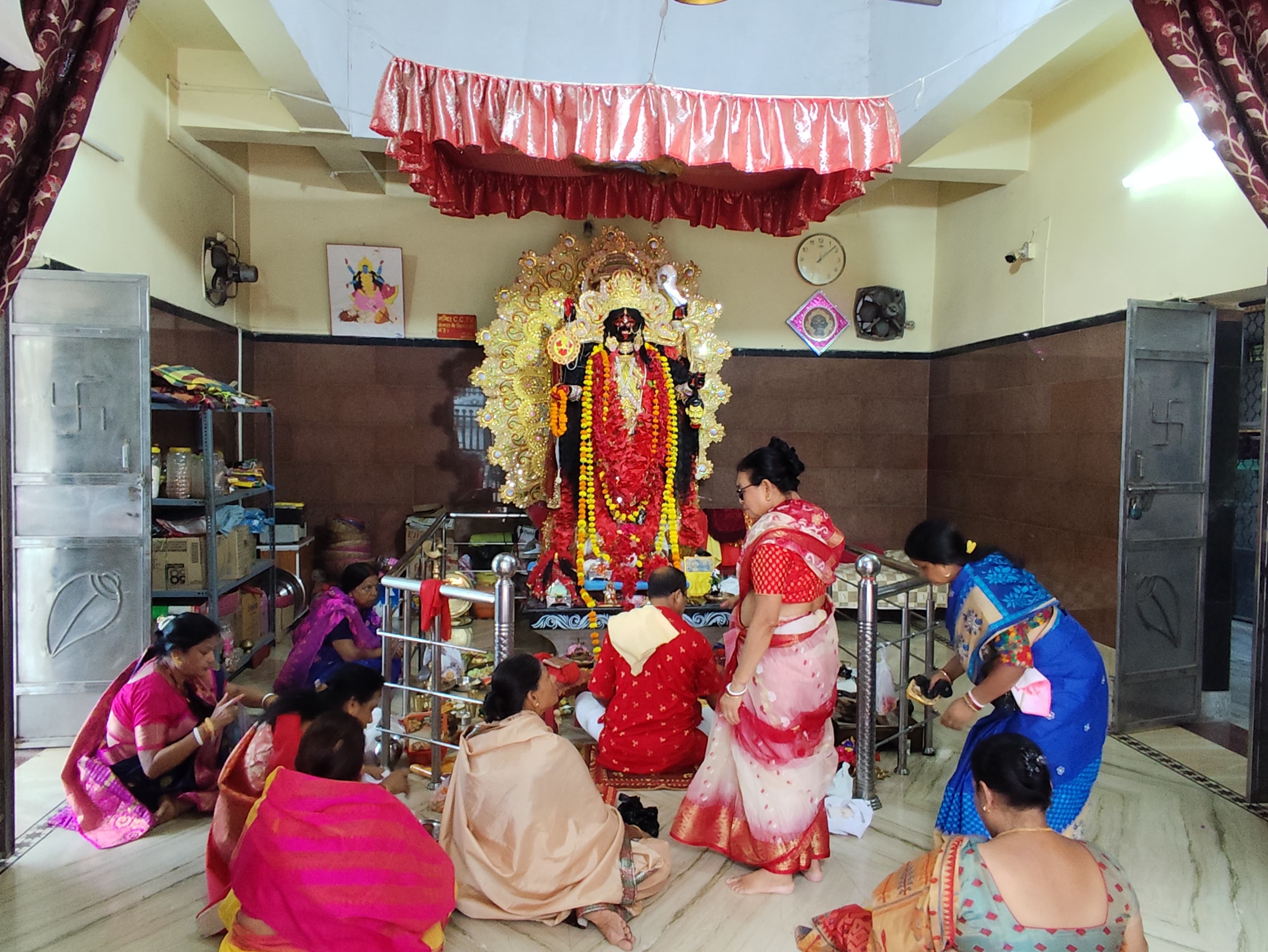 बूढ़ी काली मंदिर सहित विभिन्न मंदिरों में अमावस्या पर हुई पूजा बूढ़ी काली मंदिर सहित विभिन्न मंदिरों में अमावस्या पर हुई पूजा