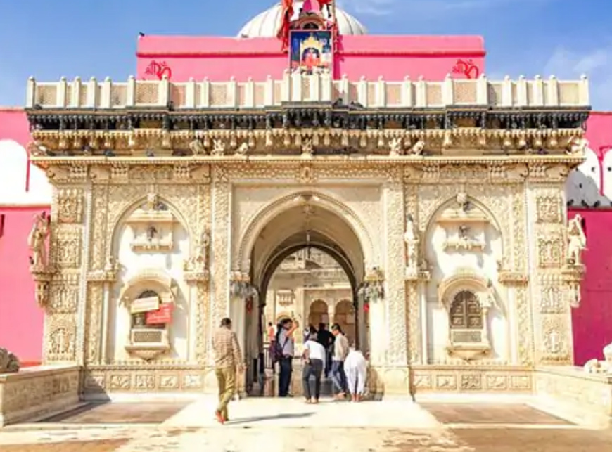 विश्वविख्यात देशनोक करणी माता मंदिर में सुबह हाेगी घट स्थापना, नवरात्रा में मन्दिर दर्शनार्थियों के लिए 24 घण्टे खुला रहेगा