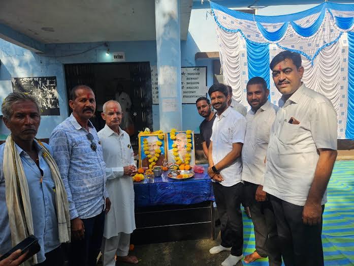 मन्दसौर कांग्रेस ग्रामीण ने मनाई गांधी और शास्त्री की जयंति मन्दसौर कांग्रेस ग्रामीण ने मनाई गांधी और शास्त्री की जयंति