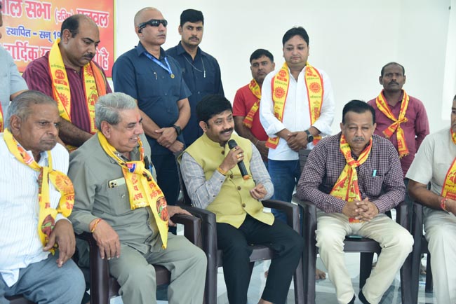नन्दी बैठक को सम्बोधित करते नन्दी बैठक को सम्बोधित करते