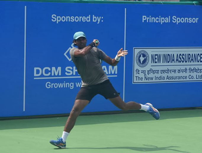 एशियाई खेलों के पदक विजेता विष्णु वर्धन एक्शन में एशियाई खेलों के पदक विजेता विष्णु वर्धन एक्शन में