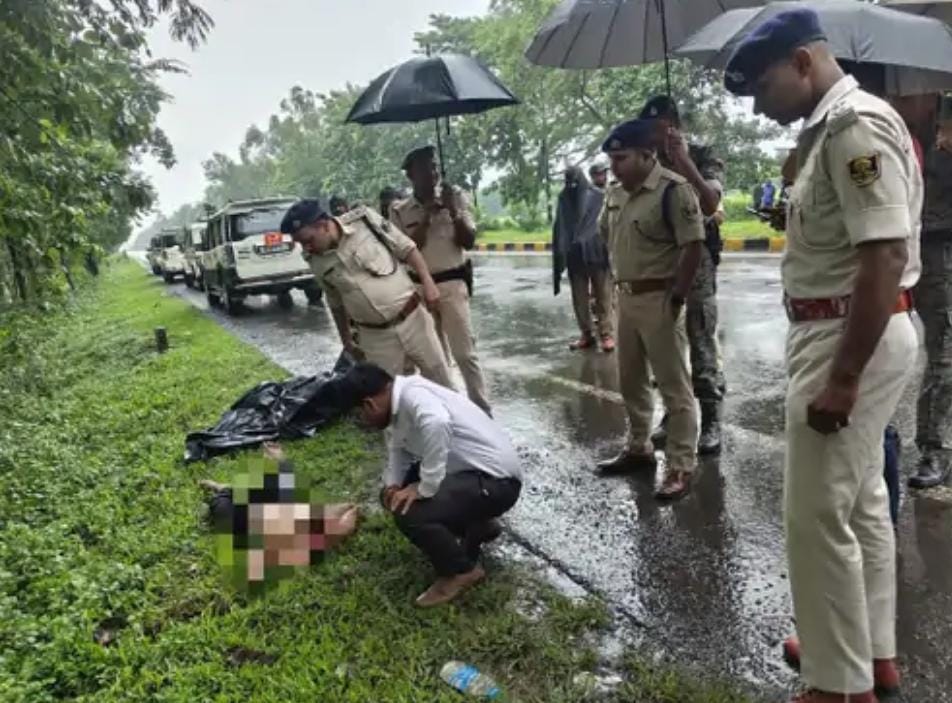 फारबिसगंज में NH-27 के किनारे मिला सिर कटा लाश, पुलिस ने हत्या कर लाश फेंकने की जताई आशंका फारबिसगंज में NH-27 के किनारे मिला सिर कटा लाश, पुलिस ने हत्या कर लाश फेंकने की जताई आशंका