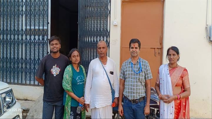 नेपाल में फंसे रीवा के चार तीर्थयात्री अपने घर पहुंचे नेपाल में फंसे रीवा के चार तीर्थयात्री अपने घर पहुंचे