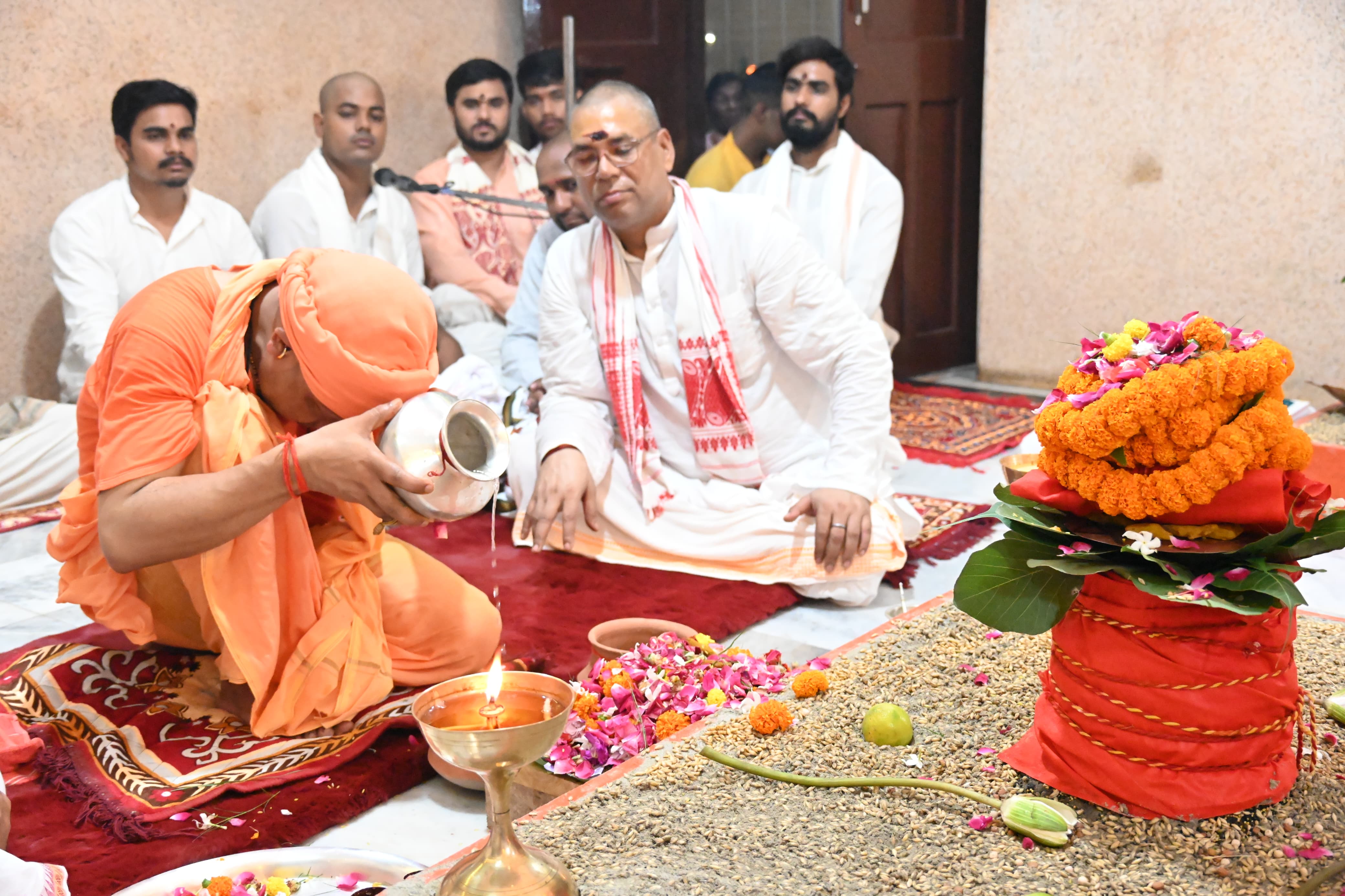 मंदिर के शक्तिपीठ में पहले दिन हुई मां शैलपुत्री की आराधना* मंदिर के शक्तिपीठ में पहले दिन हुई मां शैलपुत्री की आराधना*