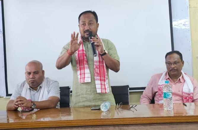 युवाओं को सशक्त बनाना बीटीसी की प्रतिबद्धता है: ईएम डॉ. स्वर्गियारी। युवाओं को सशक्त बनाना बीटीसी की प्रतिबद्धता है: ईएम डॉ. स्वर्गियारी।