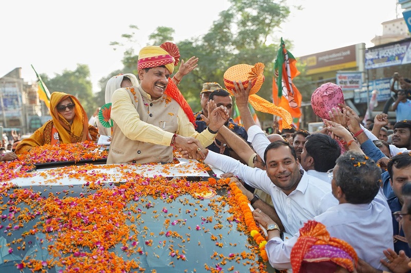 हरियाणा के तोशाम में मप्र के मुख्यमंत्री ने किया रोड शो हरियाणा के तोशाम में मप्र के मुख्यमंत्री ने किया रोड शो