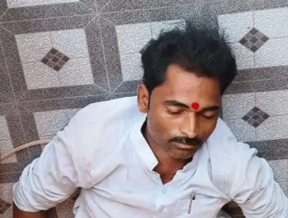 युवक ने की खुदकुशी,जांच शुरु युवक ने की खुदकुशी,जांच शुरु