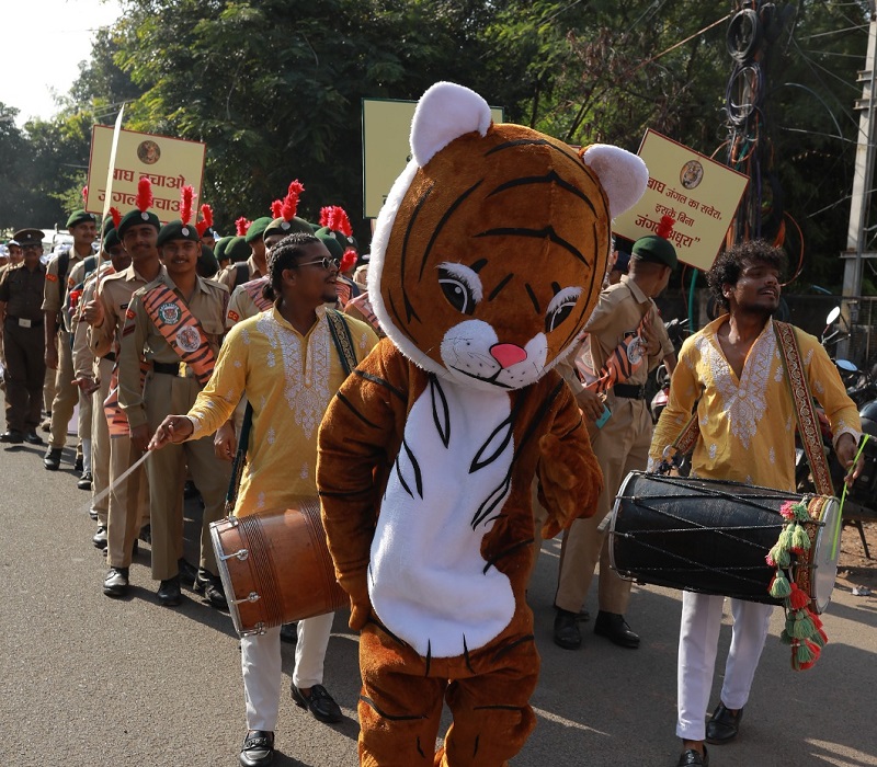 बाघ संरक्षण के लिये जन-जागरण रैली का आयोजन बाघ संरक्षण के लिये जन-जागरण रैली का आयोजन