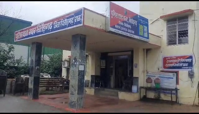 चित्तौड़गढ़ शहर के सदर थाना इलाके में हुई चोरी के मामले में पुलिस ने नाबालिग डिटेन किए। चित्तौड़गढ़ शहर के सदर थाना इलाके में हुई चोरी के मामले में पुलिस ने नाबालिग डिटेन किए।