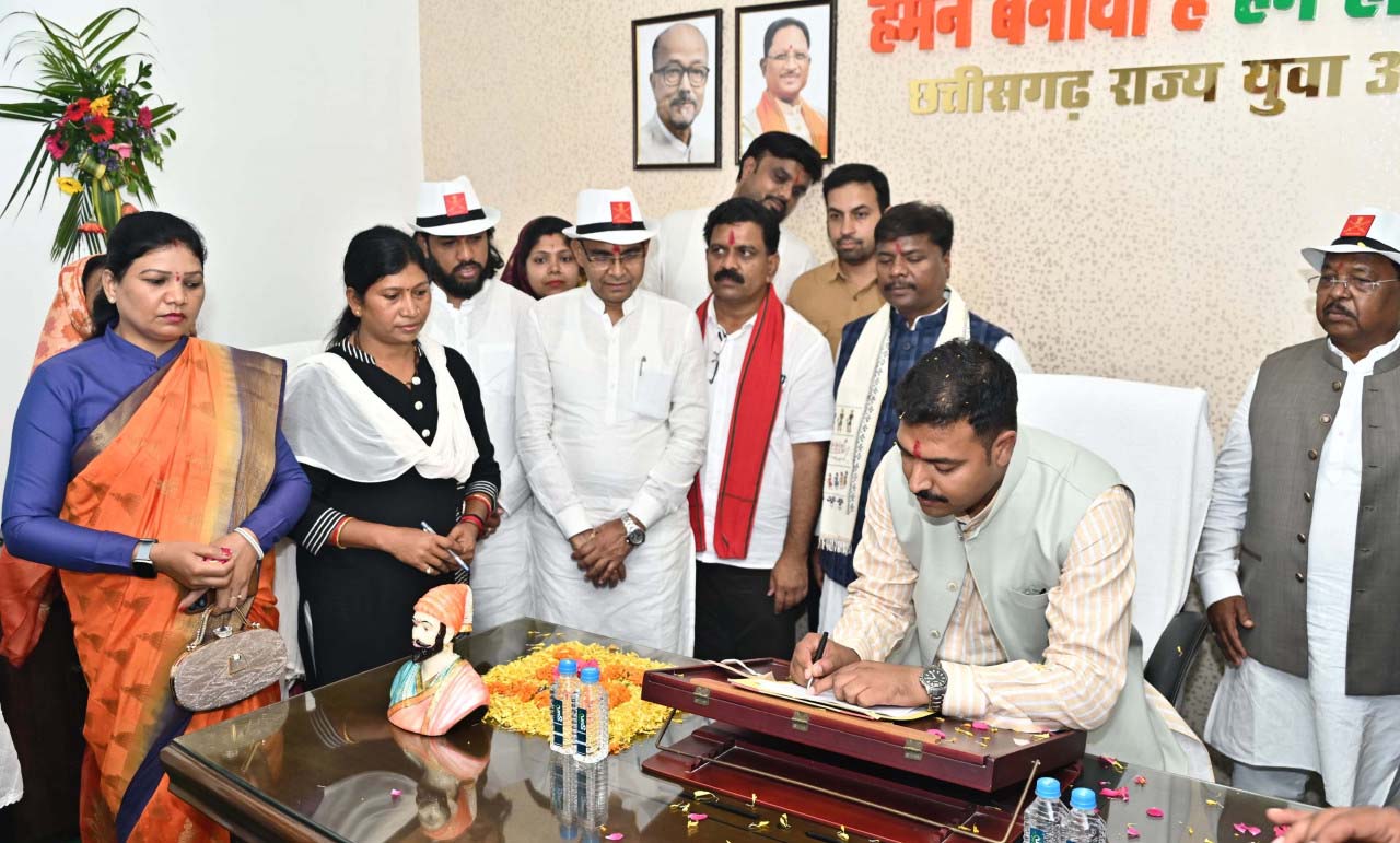 युवा आयोग के नव नियुक्त अध्यक्ष विश्व विजय सिंह तोमर युवा आयोग के नव नियुक्त अध्यक्ष विश्व विजय सिंह तोमर