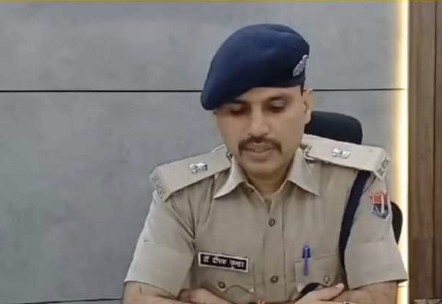 बर्फ फेक्ट्री में मजदूर की लाश मिलने से फैली सनसनी बर्फ फेक्ट्री में मजदूर की लाश मिलने से फैली सनसनी