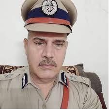 आईपीएस ने ईश्वरीय शक्ति पर उठाया सवाल, धर्मग्रंथों में वर्णन मात्र कल्पना आईपीएस ने ईश्वरीय शक्ति पर उठाया सवाल, धर्मग्रंथों में वर्णन मात्र कल्पना