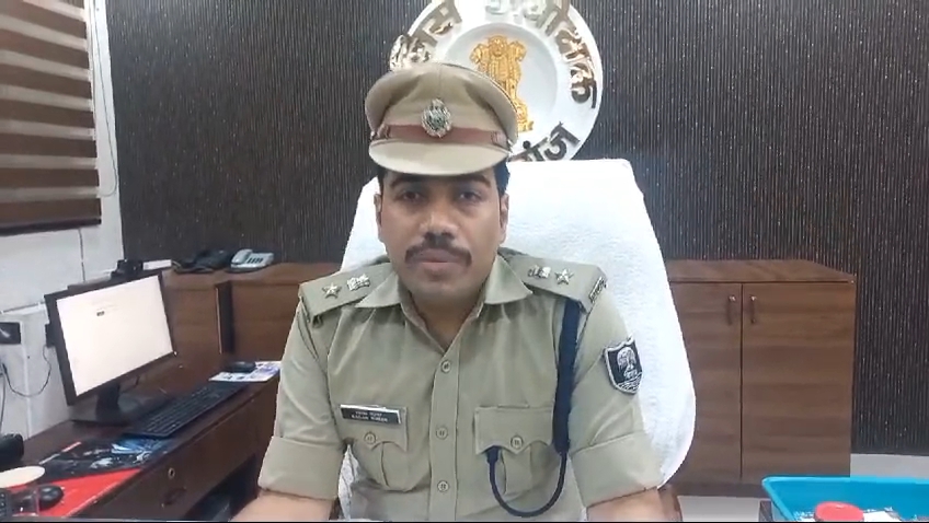 मोटरसाइकिल चोरी के आरोप में एक आरोपी को किया गया गिरफ्तार मोटरसाइकिल चोरी के आरोप में एक आरोपी को किया गया गिरफ्तार