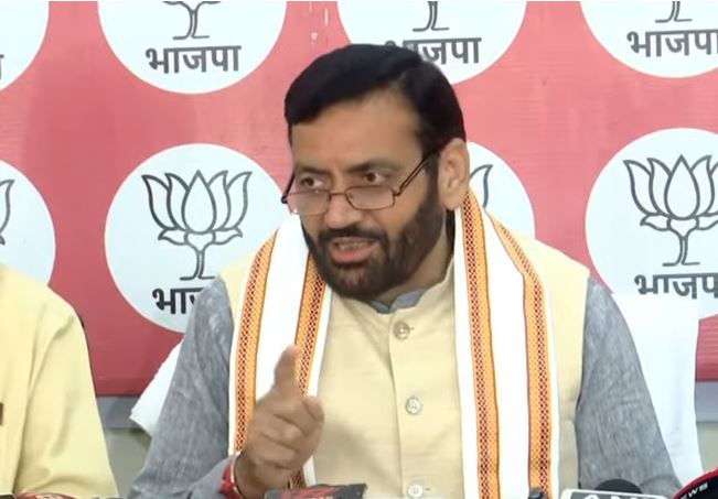 हरियाणा के कार्यवाहक मुख्यमंत्री नायब सैनी पंचकूला में पत्रकाराें से बातचीत करते हुए हरियाणा के कार्यवाहक मुख्यमंत्री नायब सैनी पंचकूला में पत्रकाराें से बातचीत करते हुए