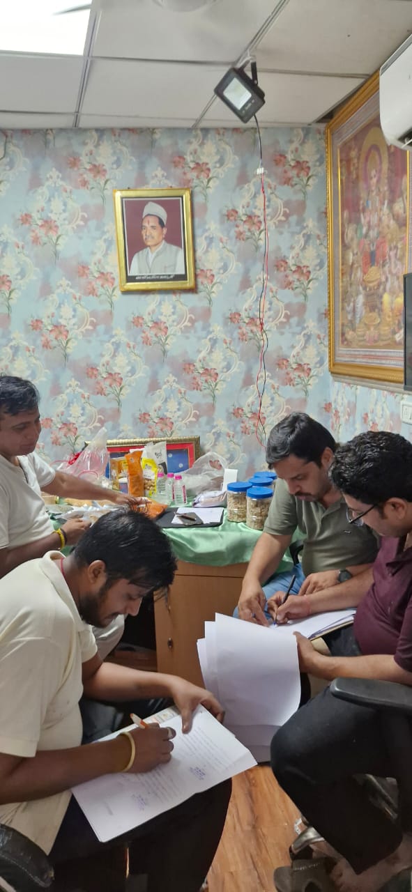 मिलावट के खिलाफ अभियान:ड्राई फ्रूट एवं मसाले के सैंपल लिए मिलावट के खिलाफ अभियान:ड्राई फ्रूट एवं मसाले के सैंपल लिए