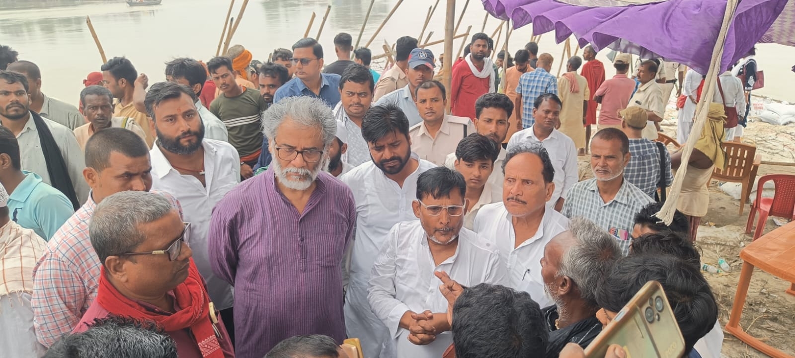 कटाव स्थल का निरीक्षण कटाव स्थल का निरीक्षण