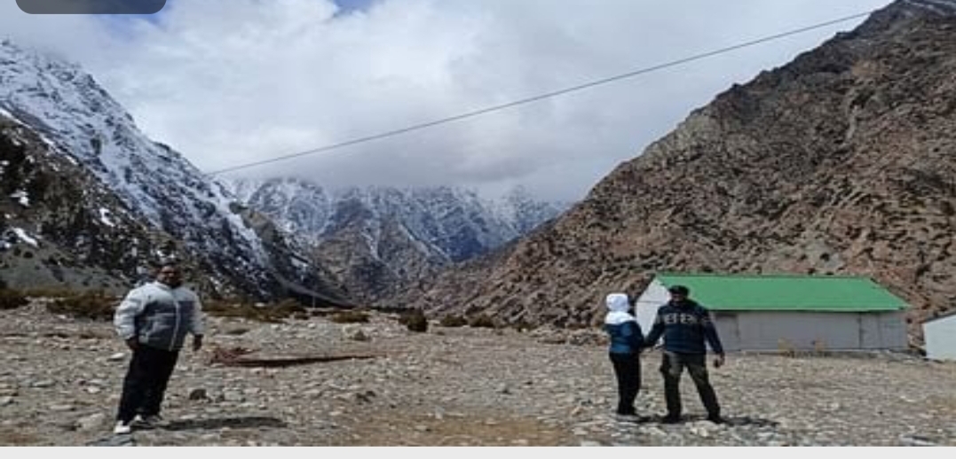 नेलांग गांव में बजी फोन की घंटी नेलांग गांव में बजी फोन की घंटी
