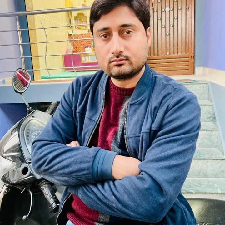 मृतक युवक की फाइल फोटो मृतक युवक की फाइल फोटो