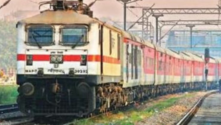 फेस्टिव सीजन में चलेंगी लगभग 400 स्पेशल ट्रेन फेस्टिव सीजन में चलेंगी लगभग 400 स्पेशल ट्रेन