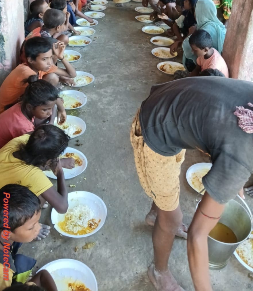 बाढ़ पीड़ित बाढ़ पीड़ित
