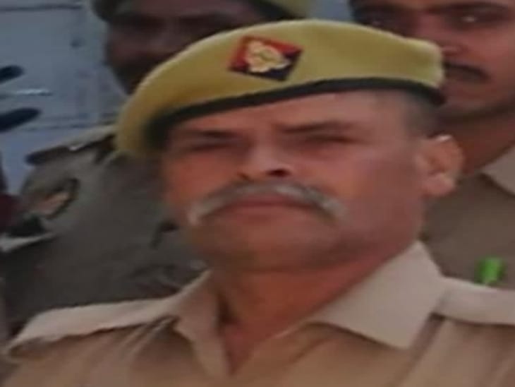 मोटर साईकिल सवार होमगार्ड को अनियंत्रित मैजिक ने मारी टक्कर, मौत मोटर साईकिल सवार होमगार्ड को अनियंत्रित मैजिक ने मारी टक्कर, मौत