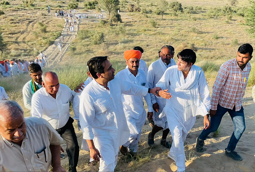 केंद्रीय मंत्री जयंत चौधरी ने जसनाथ जी की पर्यावरण शिक्षाओं पर किया संवाद : डाबला तालाब पर हुआ विशेष आयोजन केंद्रीय मंत्री जयंत चौधरी ने जसनाथ जी की पर्यावरण शिक्षाओं पर किया संवाद : डाबला तालाब पर हुआ विशेष आयोजन