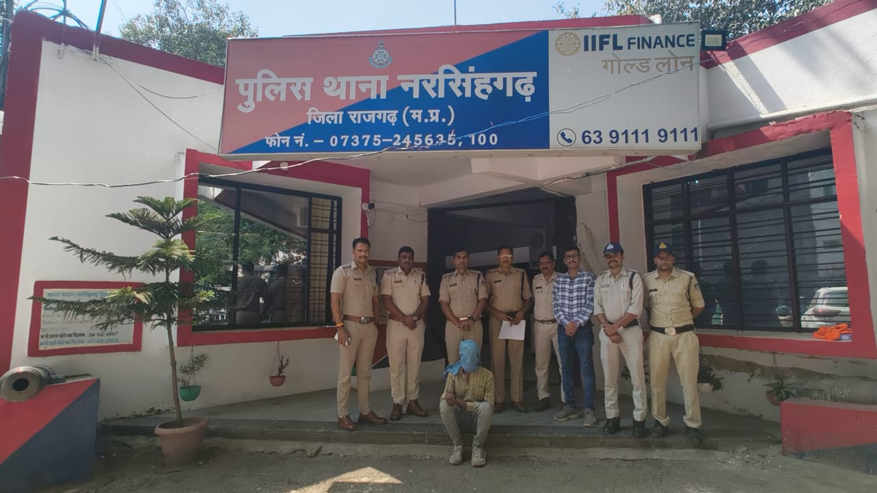 नकदी चोरी करने वाला आरोपित गिरफ्तार नकदी चोरी करने वाला आरोपित गिरफ्तार