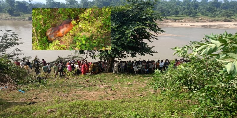 बच्चे की सिर कटी लाश मिलने से सनसनी फैल गई है बच्चे की सिर कटी लाश मिलने से सनसनी फैल गई है