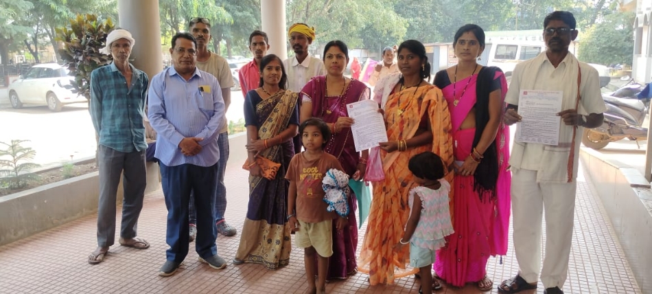 रसोइया सहायिका अपनी 11 सूत्री मांग लेकर कलेक्ट्रेट पहुंची। रसोइया सहायिका अपनी 11 सूत्री मांग लेकर कलेक्ट्रेट पहुंची।
