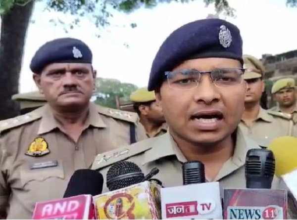 घटना की जानकारी गोण्डा पुलिस अधीक्षक विनीत जायसवाल घटना की जानकारी गोण्डा पुलिस अधीक्षक विनीत जायसवाल