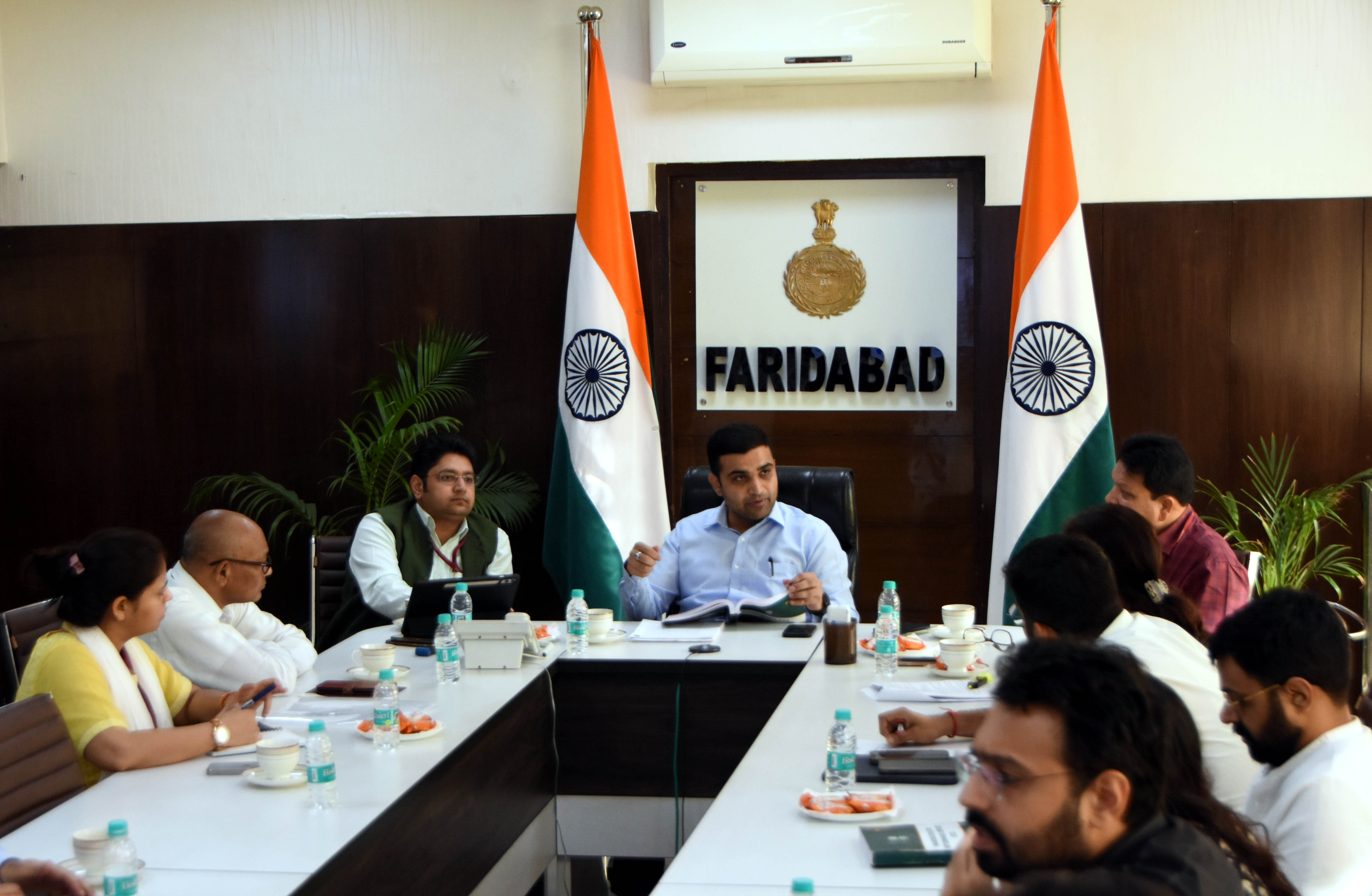 फरीदाबाद में मतगणना स्टाफ की दूसरी रेंडेमाइजेशन प्रक्रिया जिला निर्वाचन अधिकारी एवं डीसी विक्रम सिंह व मतगणना पर्यवेक्षकों की उपस्थिति में हुई। फरीदाबाद में मतगणना स्टाफ की दूसरी रेंडेमाइजेशन प्रक्रिया जिला निर्वाचन अधिकारी एवं डीसी विक्रम सिंह व मतगणना पर्यवेक्षकों की उपस्थिति में हुई।