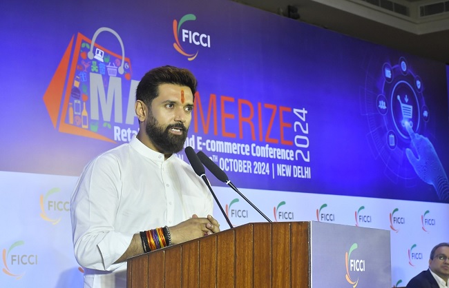 कार्यक्रम को संबोधित करते हुए चिराग पासवान कार्यक्रम को संबोधित करते हुए चिराग पासवान