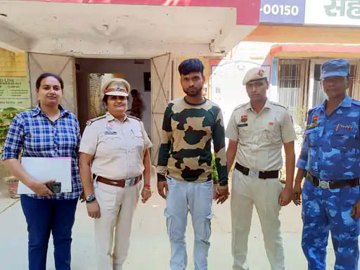 रेप के मामले में गिरफ्तार आरोपी रेप के मामले में गिरफ्तार आरोपी