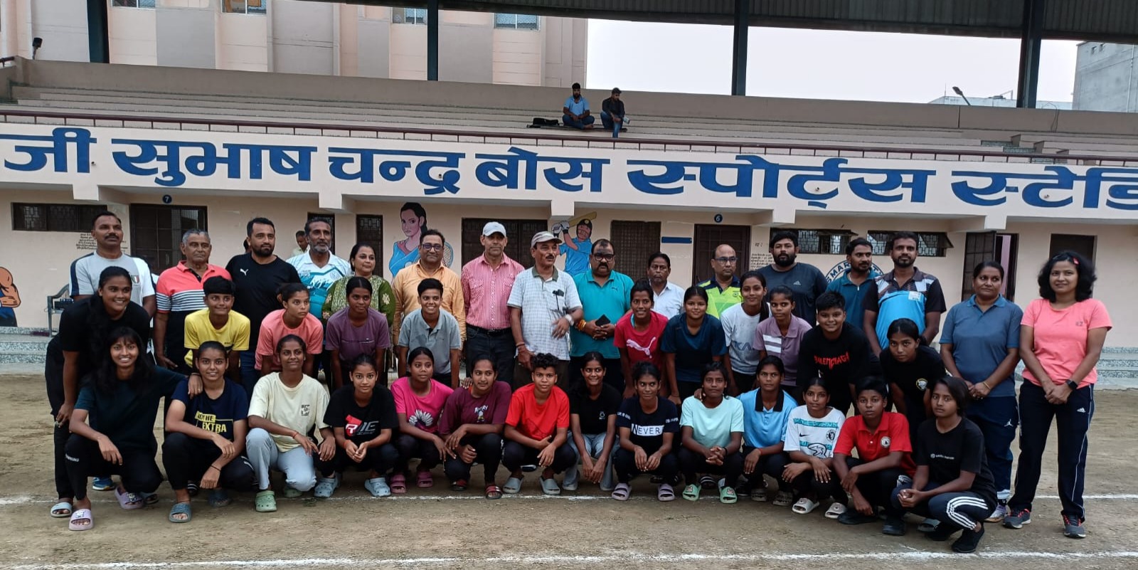 नेताजी सुभाष चंद बास स्पोर्ट्स स्टेडियम में सीनियर विमेंस नेशनल फुटबाल चैंपियनशिप के 15 दिवसीय प्रशिक्षण कैम्प के समापन पर चयनित खािलाडी नेताजी सुभाष चंद बास स्पोर्ट्स स्टेडियम में सीनियर विमेंस नेशनल फुटबाल चैंपियनशिप के 15 दिवसीय प्रशिक्षण कैम्प के समापन पर चयनित खािलाडी