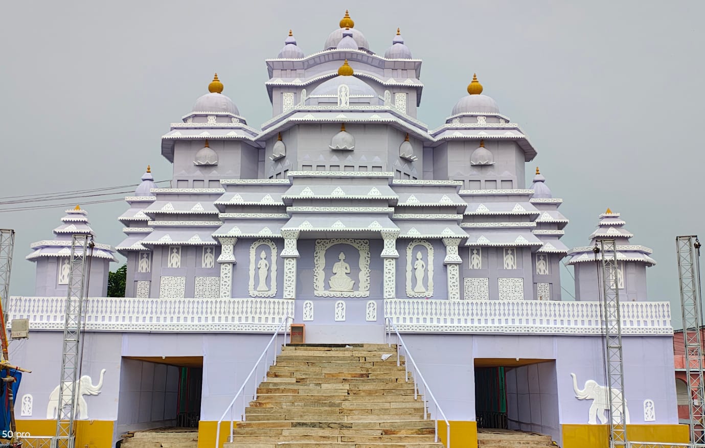 पीपराकोठी स्थित पूजा पंडाल का स्वरूप पीपराकोठी स्थित पूजा पंडाल का स्वरूप