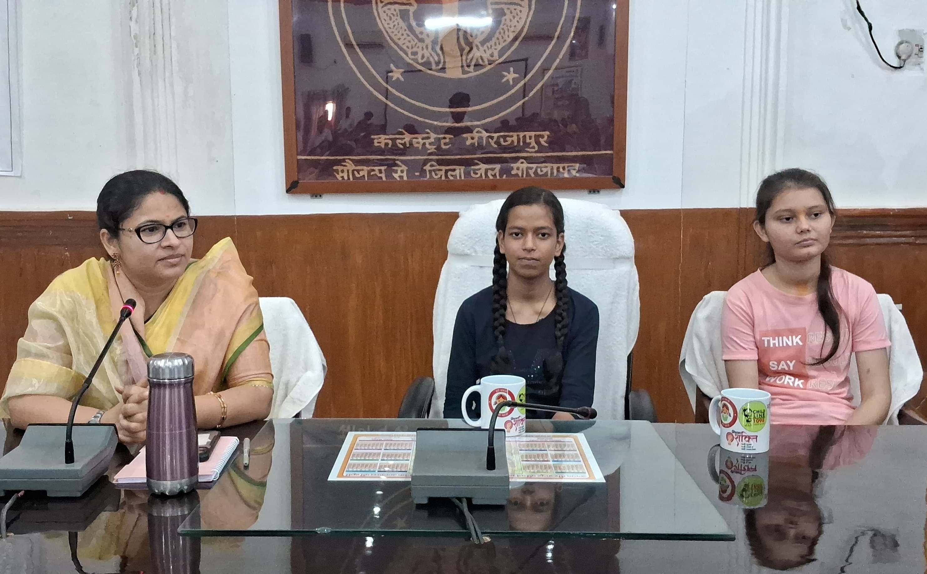 एक दिन की सांकेतिक जिलाधिकारी बनी हाईस्कूल की छात्रा लक्ष्मीरतन, सीडीओ बनी शिवांशी एक दिन की सांकेतिक जिलाधिकारी बनी हाईस्कूल की छात्रा लक्ष्मीरतन, सीडीओ बनी शिवांशी